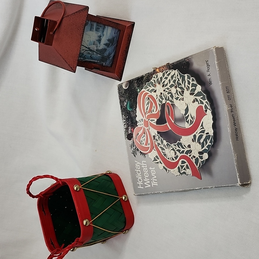 Festive Holiday Decor Set